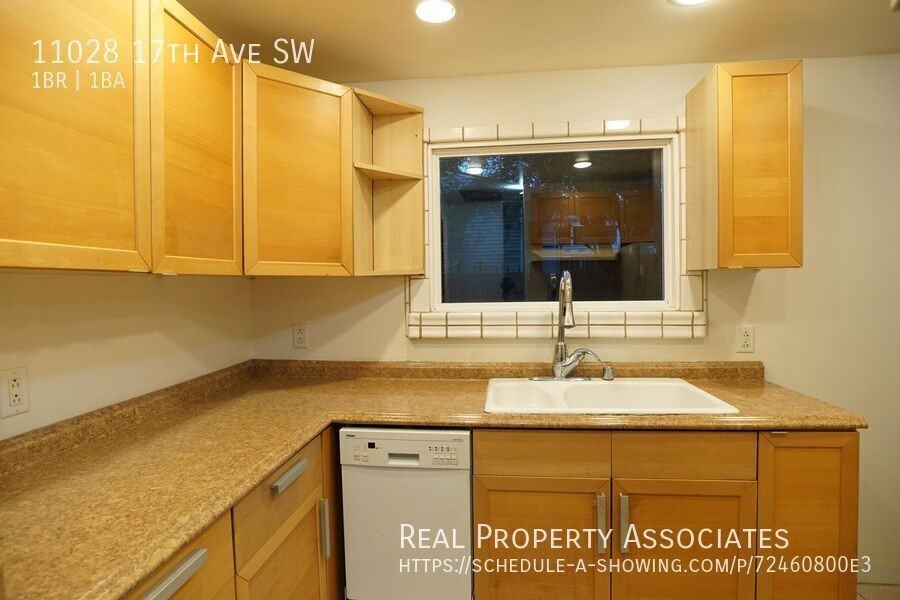 11028 17th Ave Sw - Photo 5 of 19