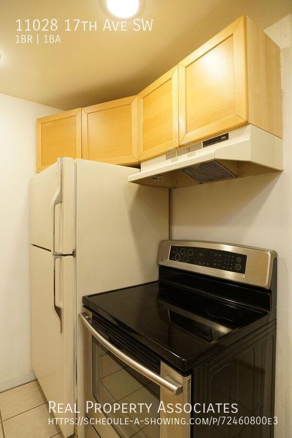 11028 17th Ave Sw - Photo 6 of 19