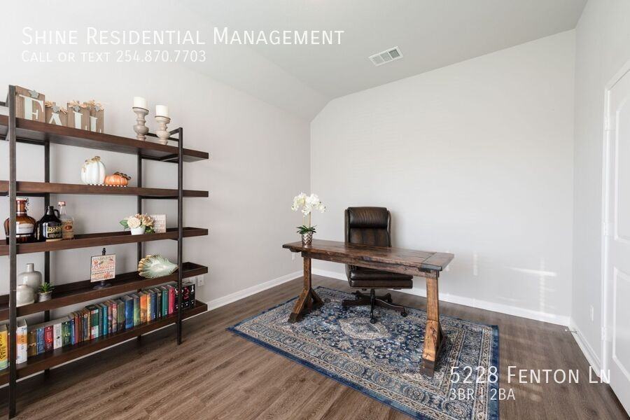 5228 Fenton Ln - Photo 6 of 19