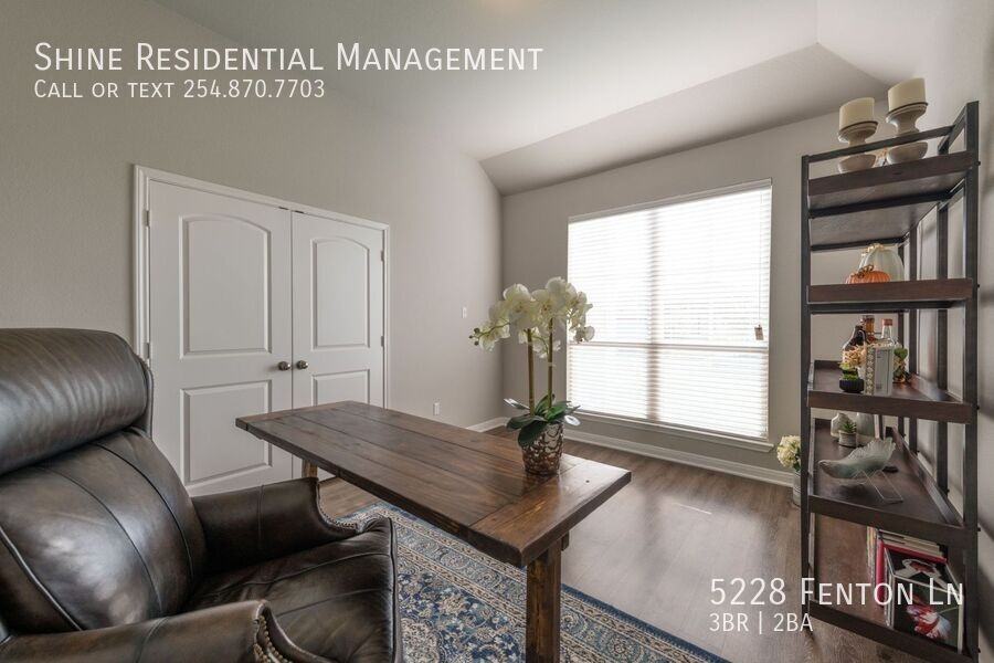 5228 Fenton Ln - Photo 7 of 19