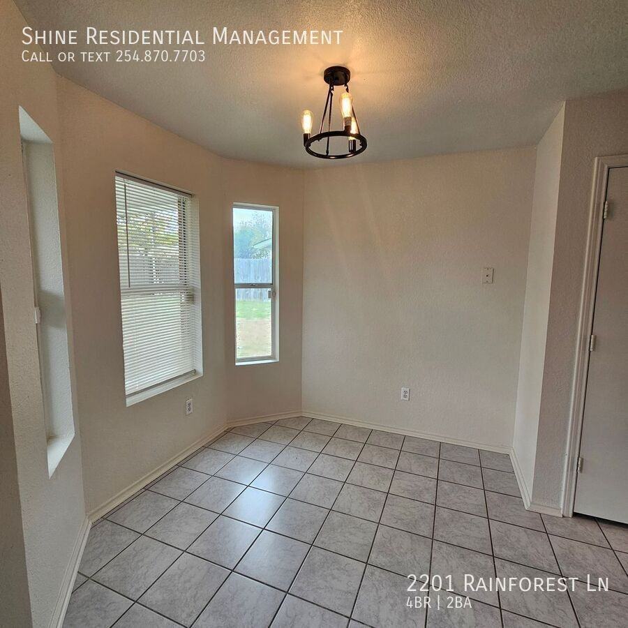 2201 Rainforest Ln - Photo 5 of 13