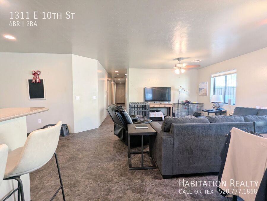 1311 E 10th St - Photo 5 of 19