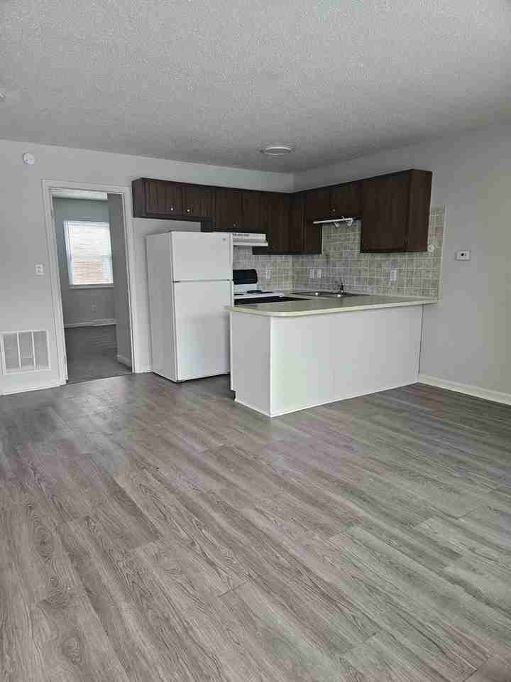 509 Green Valley Dr #23 - Photo 2 of 8