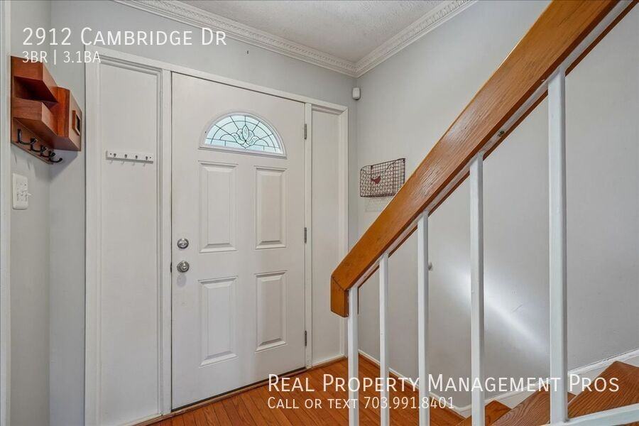 2912 Cambridge Dr - Photo 2 of 47