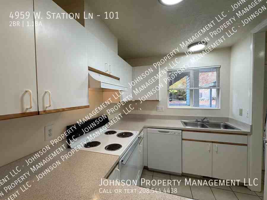 4959 W Station Ln #101 - Photo 2 of 13