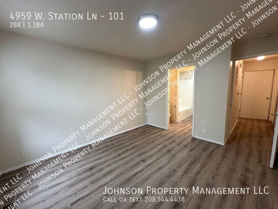 4959 W Station Ln #101 - Photo 6 of 13