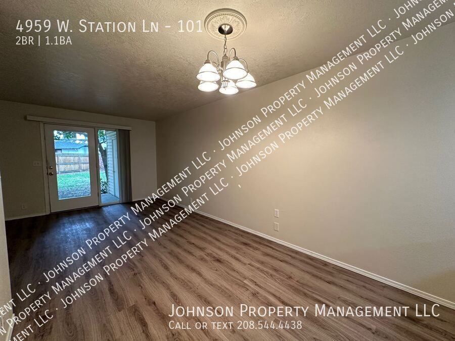 4959 W Station Ln #101 - Photo 7 of 13