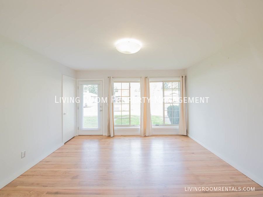 11826 Ne Sacramento St - Photo 5 of 26