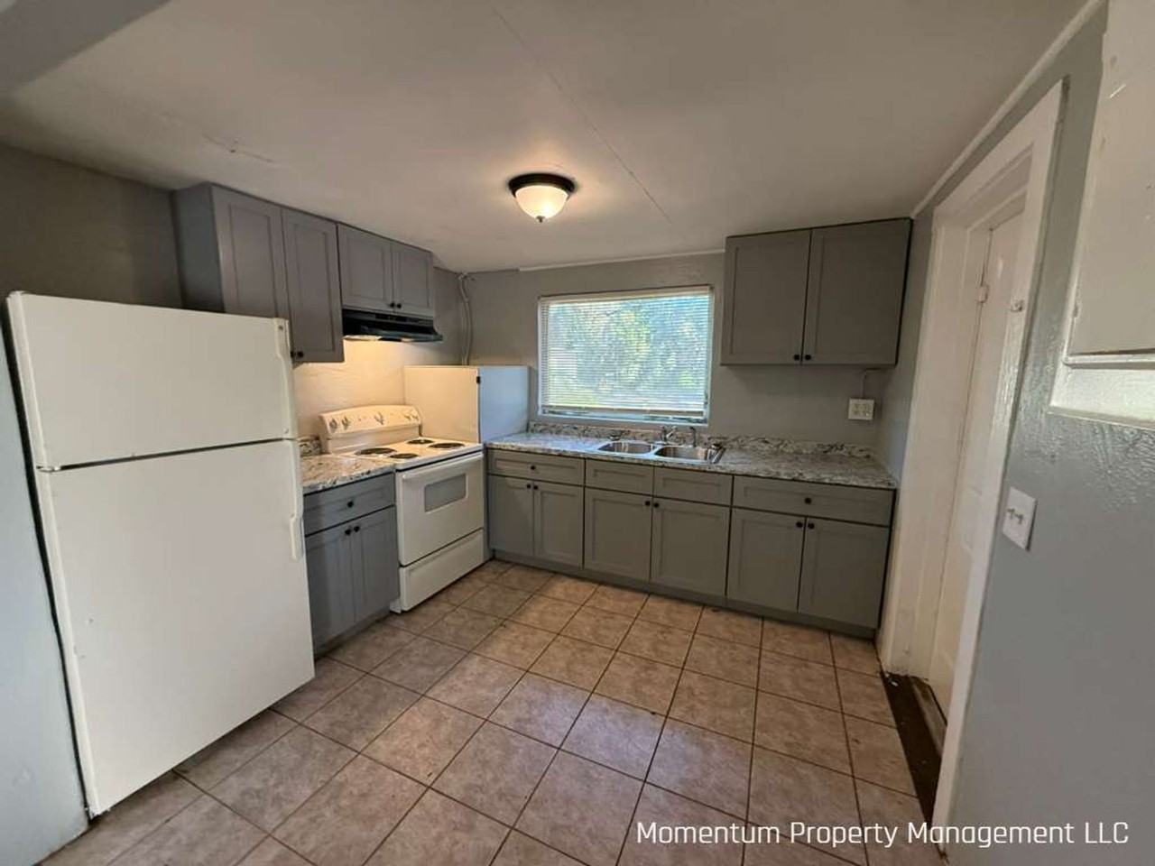 605 S 70th St #A - Photo 6 of 7