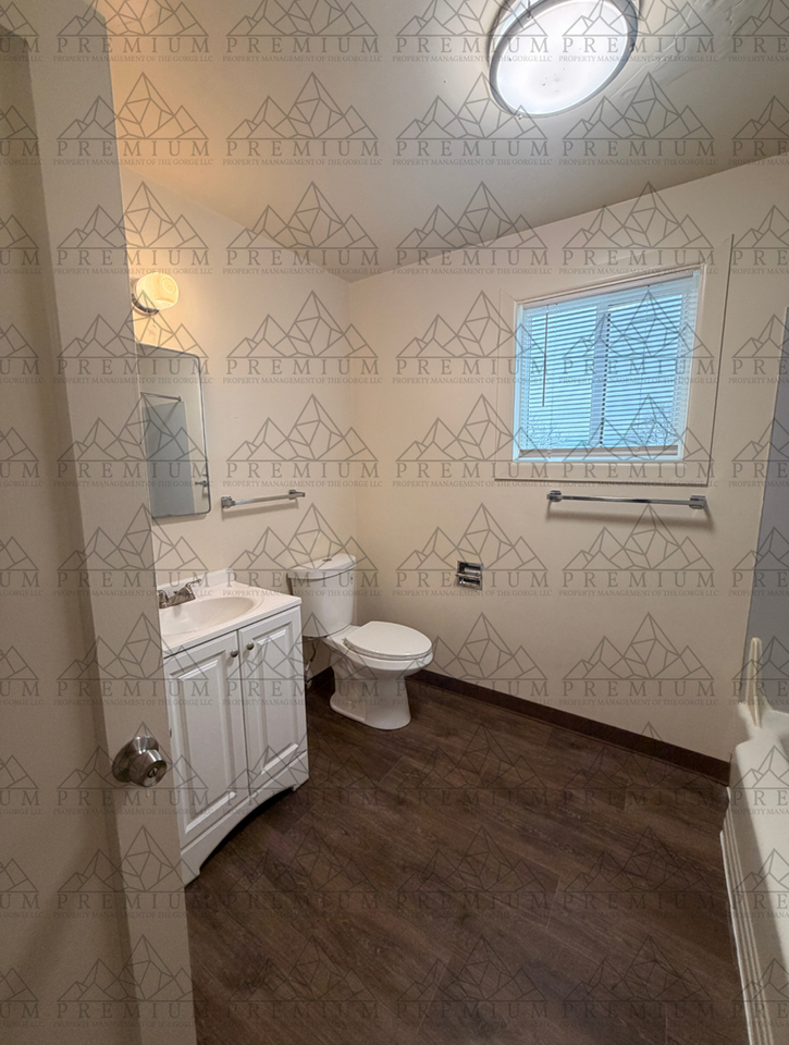 Court Royal Apartments - Photo 3 of 14