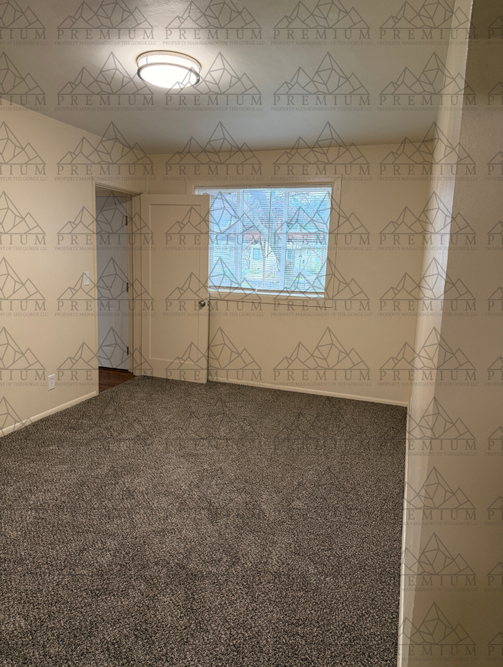 Court Royal Apartments - Photo 4 of 14