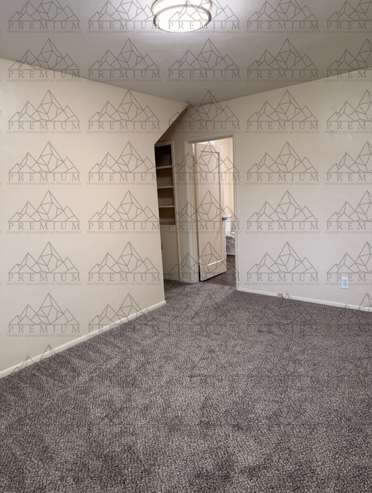 Court Royal Apartments - Photo 5 of 14