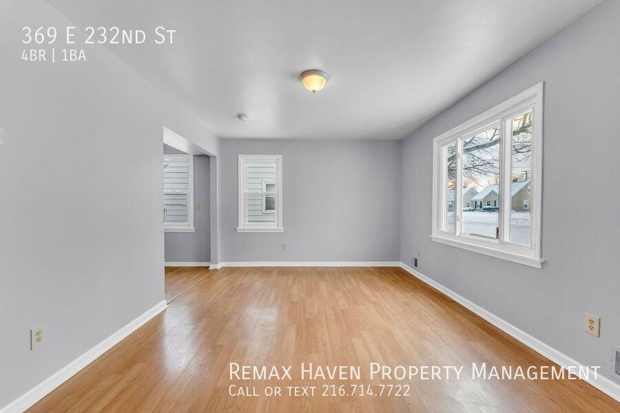 369 E 232nd St - Photo 3 of 22