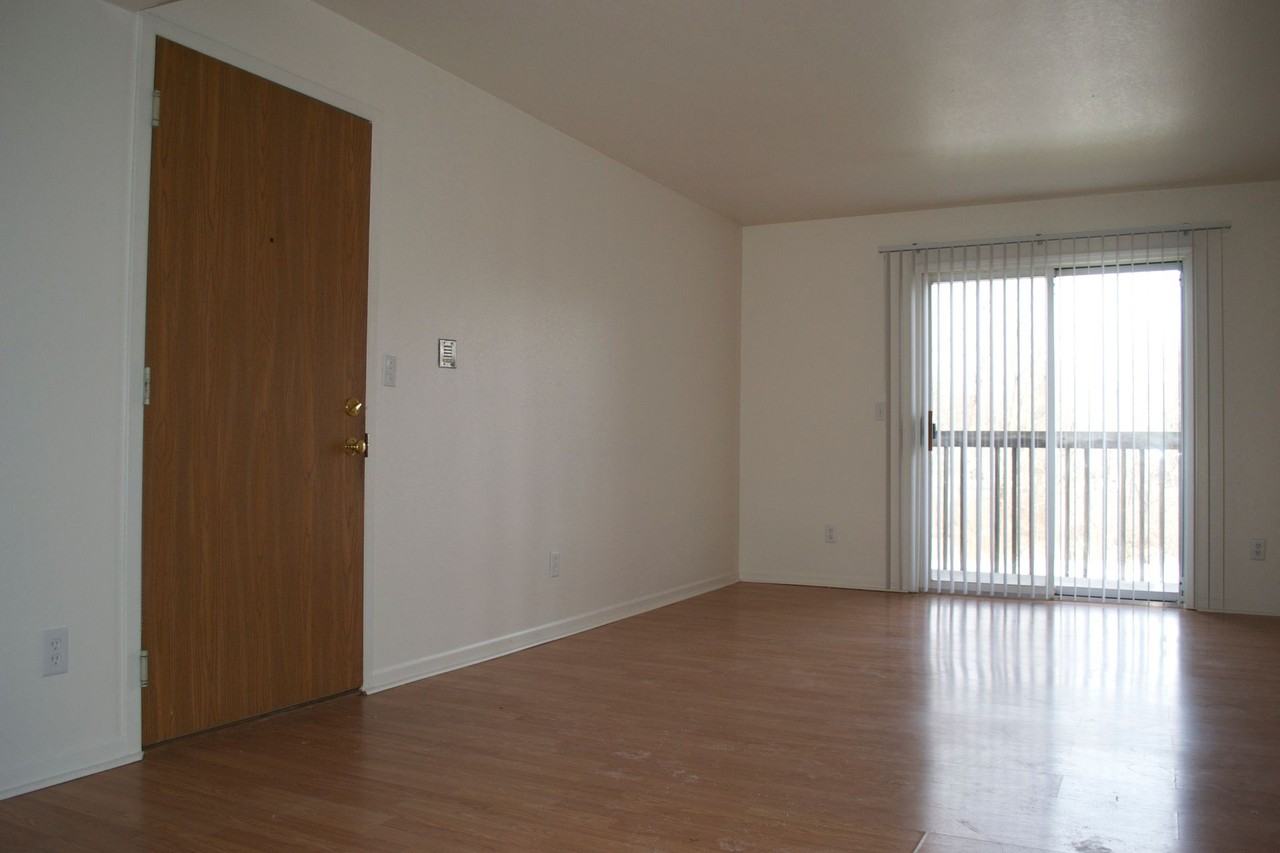 Randall Ridge Apartments - Photo 3 of 6