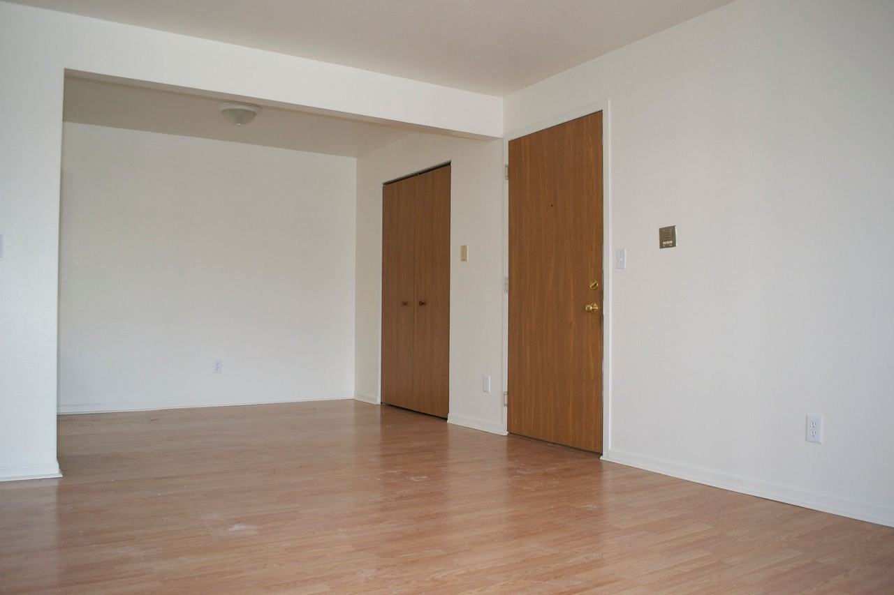 Randall Ridge Apartments - Photo 4 of 6