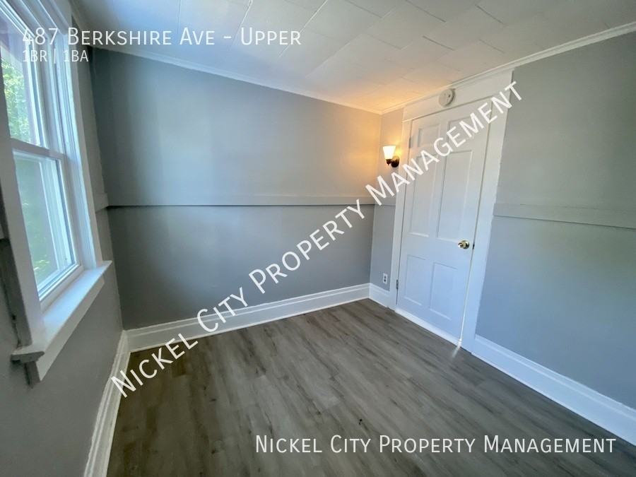 487 Berkshire Ave - Photo 6 of 13