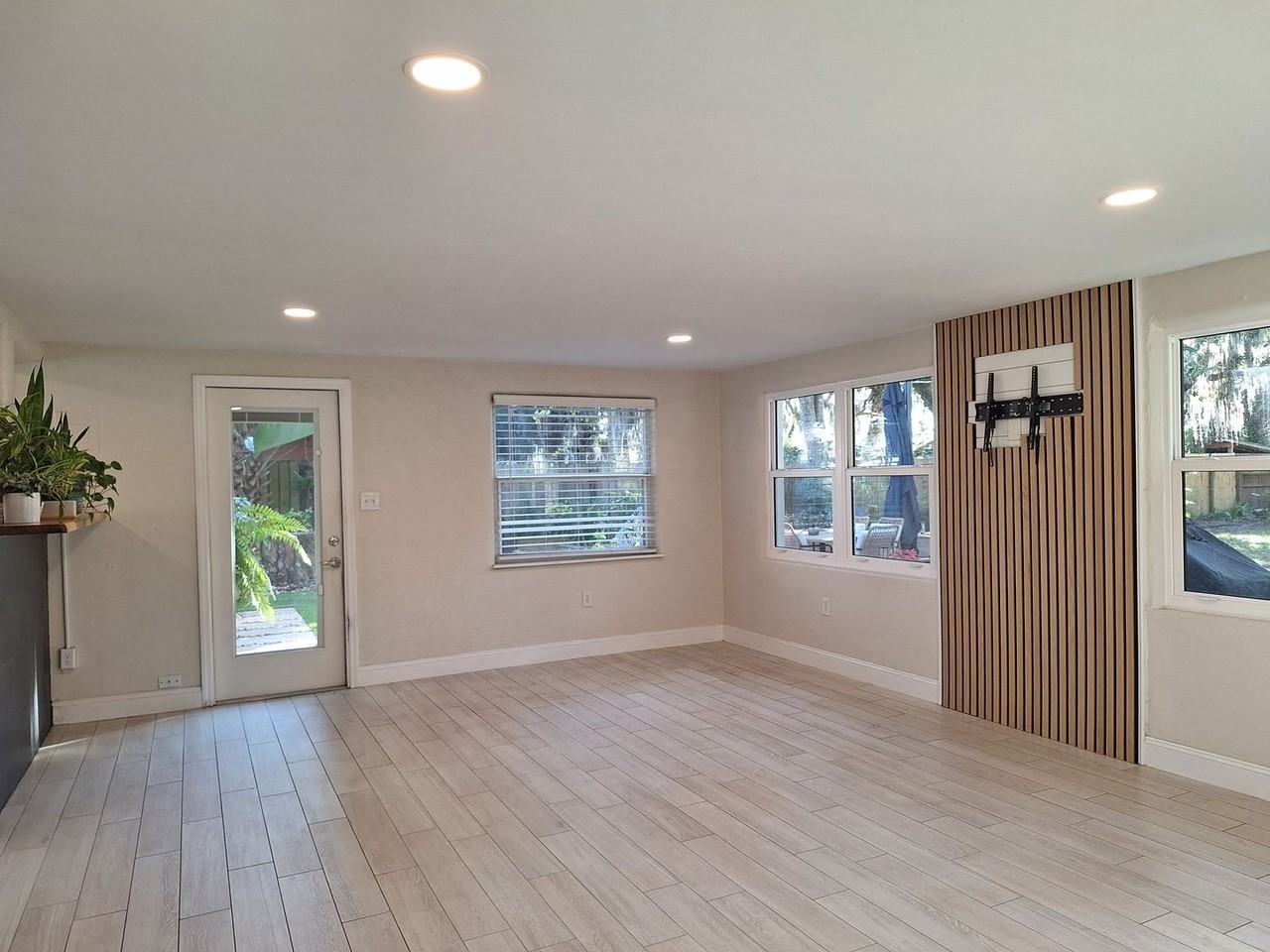 1304 Palmetto St - Photo 7 of 31