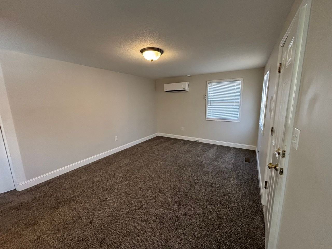 1700 W University Ave - Photo 7 of 7
