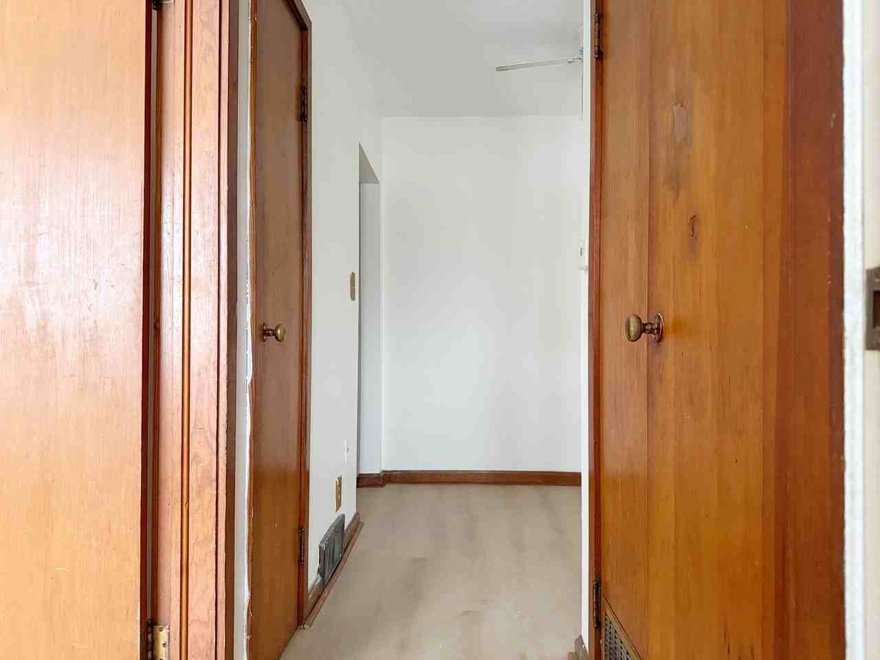 1341 E Illinois St - Photo 3 of 11