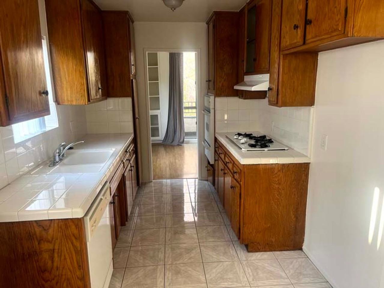 1834 Thayer Ave. - Photo 5 of 14