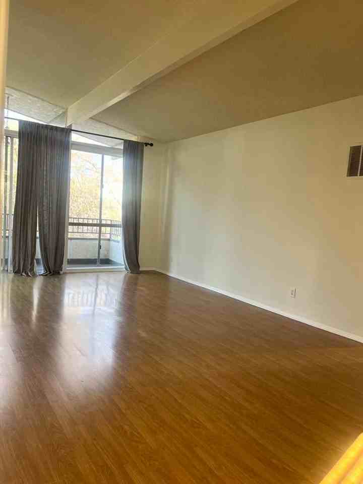 1834 Thayer Ave. - Photo 6 of 14