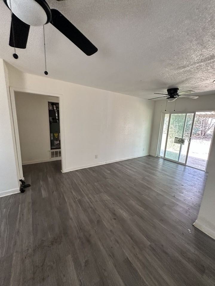 1505 Meadow Dr - Photo 7 of 11