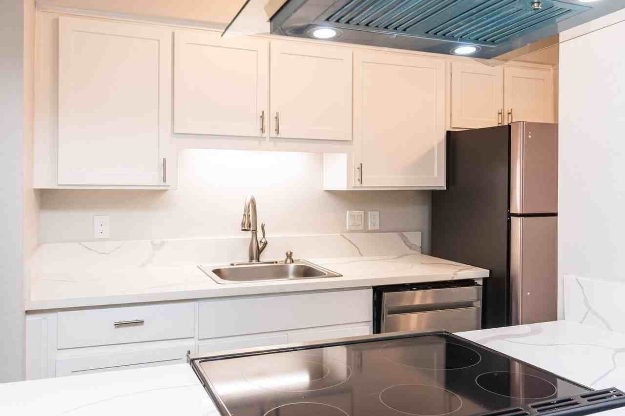 Capitol Manor Apartments - Photo 3 of 35