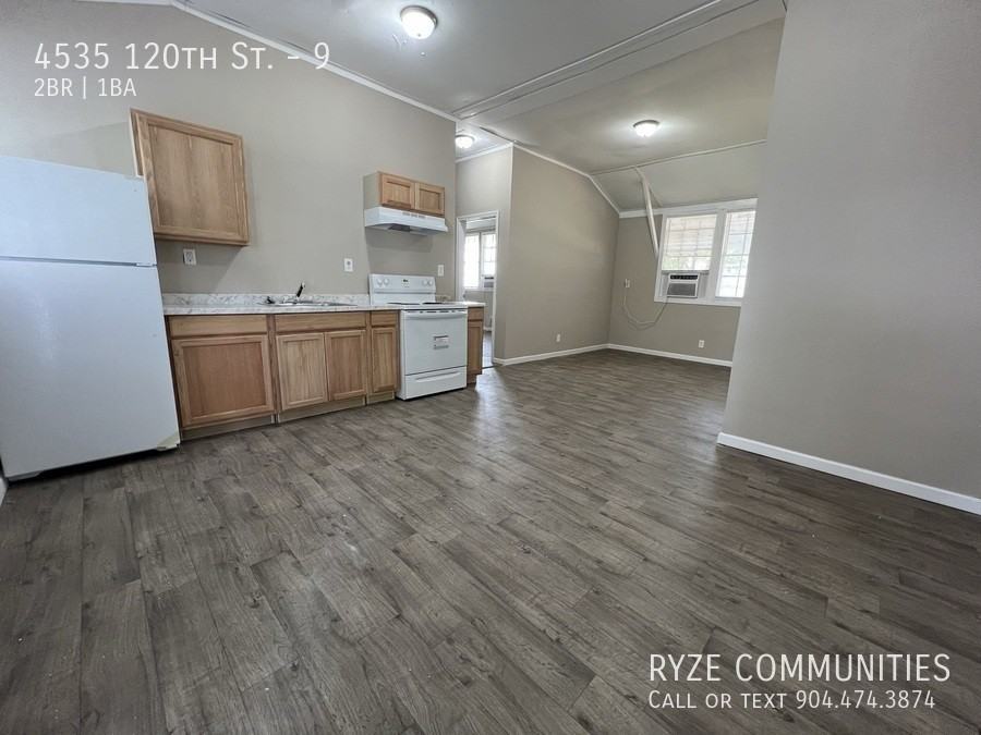 4535 120th St #9 - Photo 4 of 7