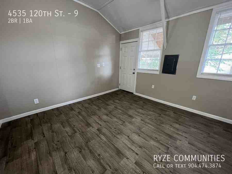 4535 120th St #9 - Photo 7 of 7