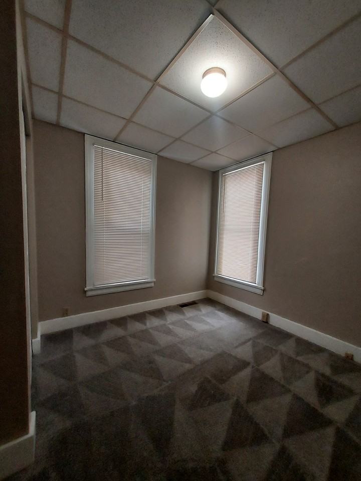 79 N 10th St #A - Photo 4 of 8