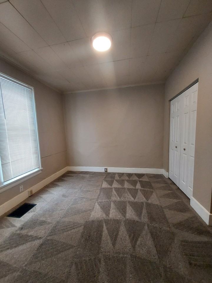 79 N 10th St #A - Photo 5 of 8