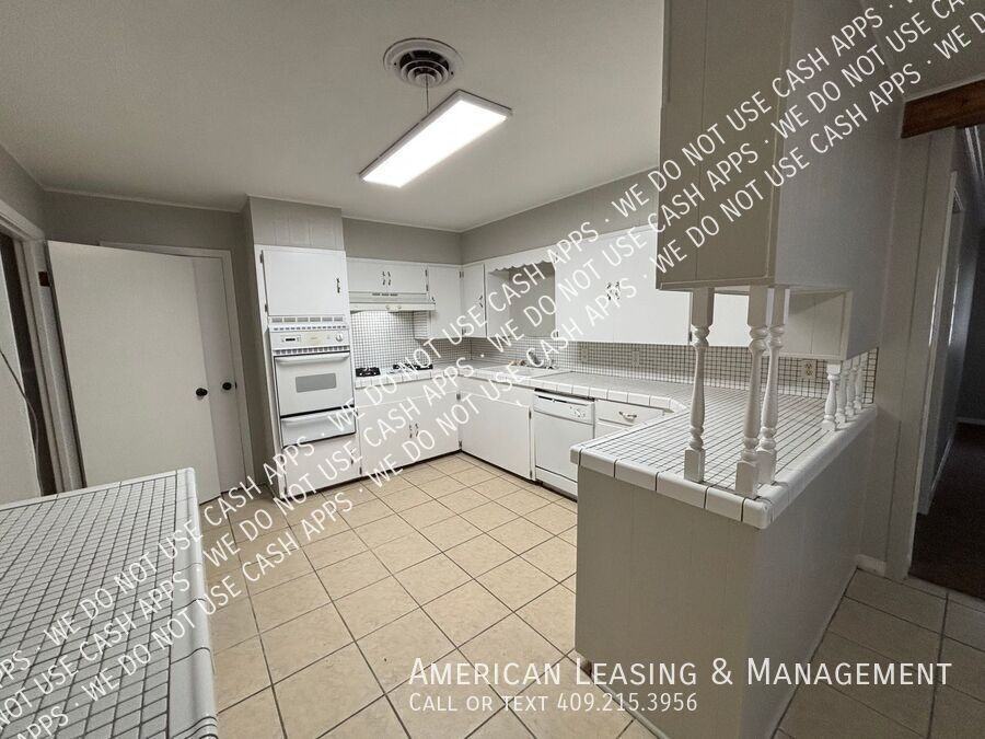 2618 Grand Blvd - Photo 5 of 16