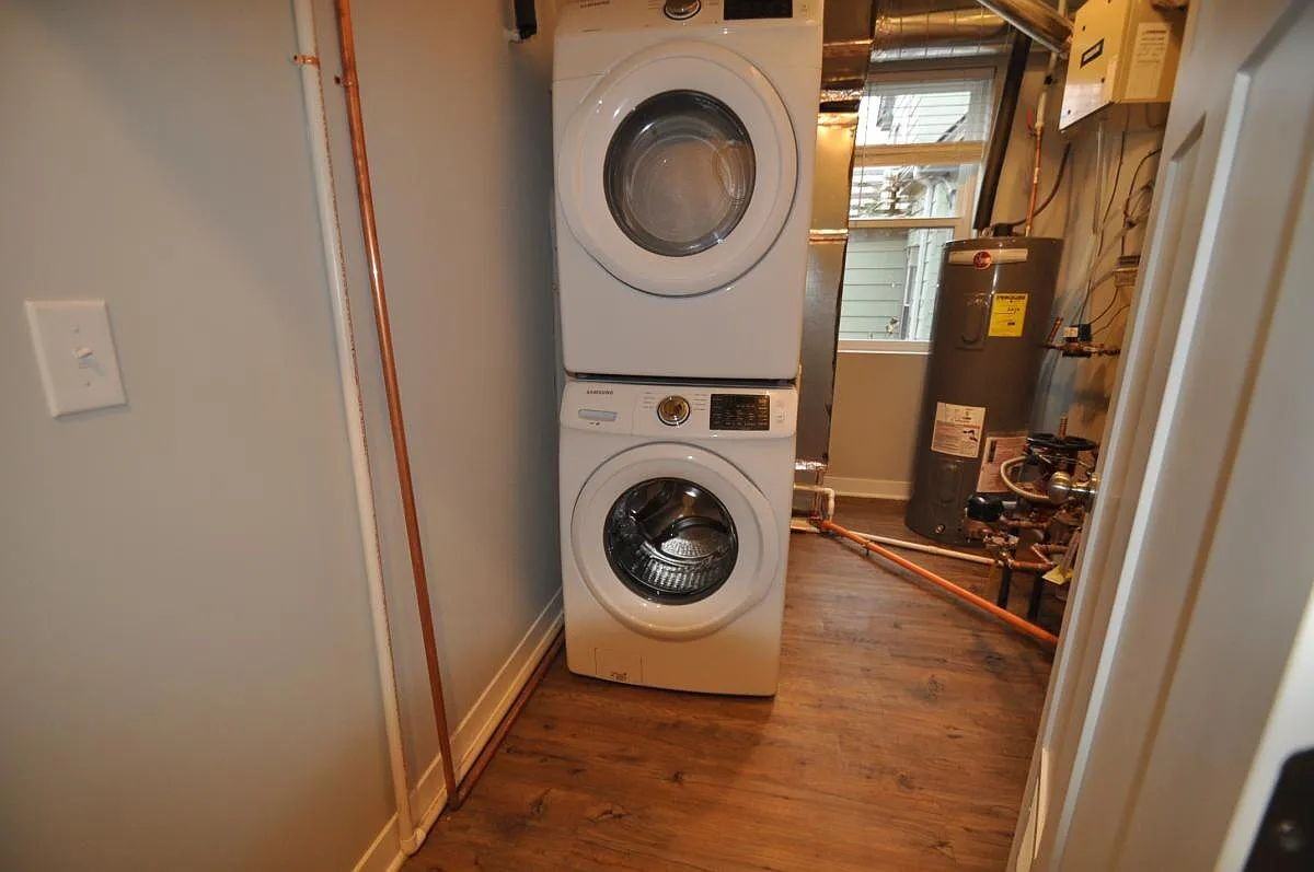 2715 30th Ave S - Photo 5 of 15