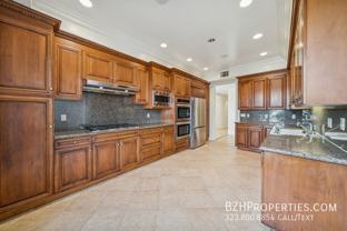 345 S Reeves Dr #301 - Photo 1 of 1