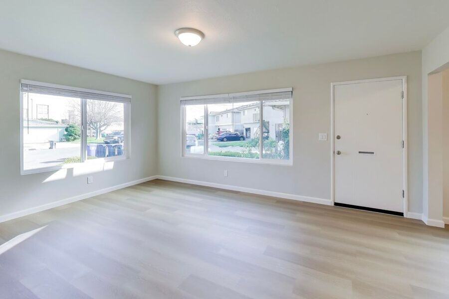 451 Ruth Ct - Photo 4 of 23