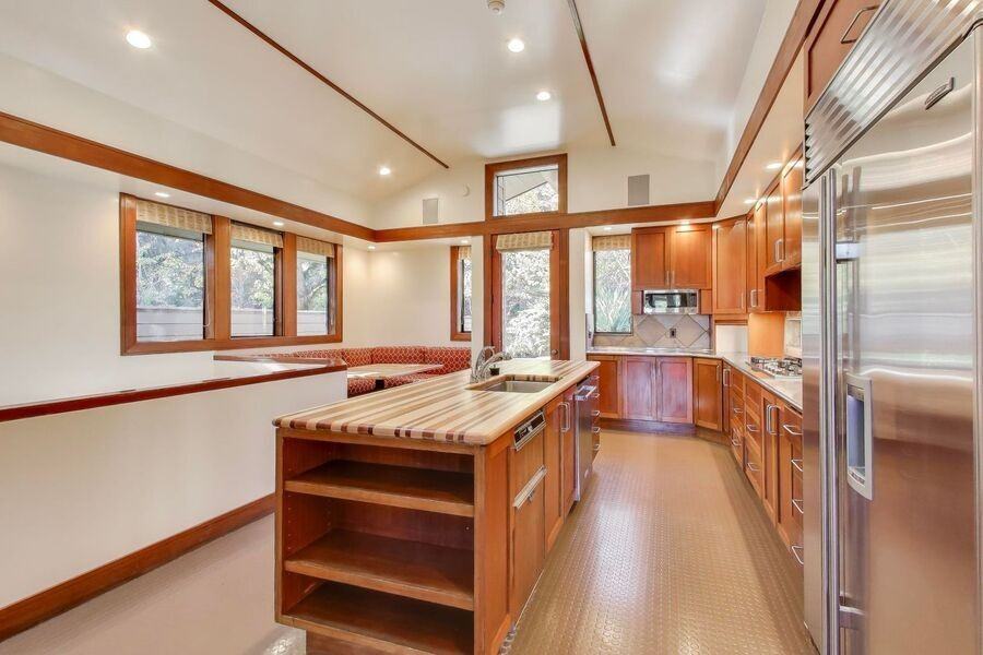 28 Meadow Rd - Photo 3 of 50