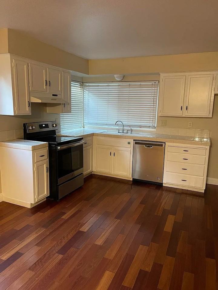 515 Columbia Ave - Photo 3 of 5