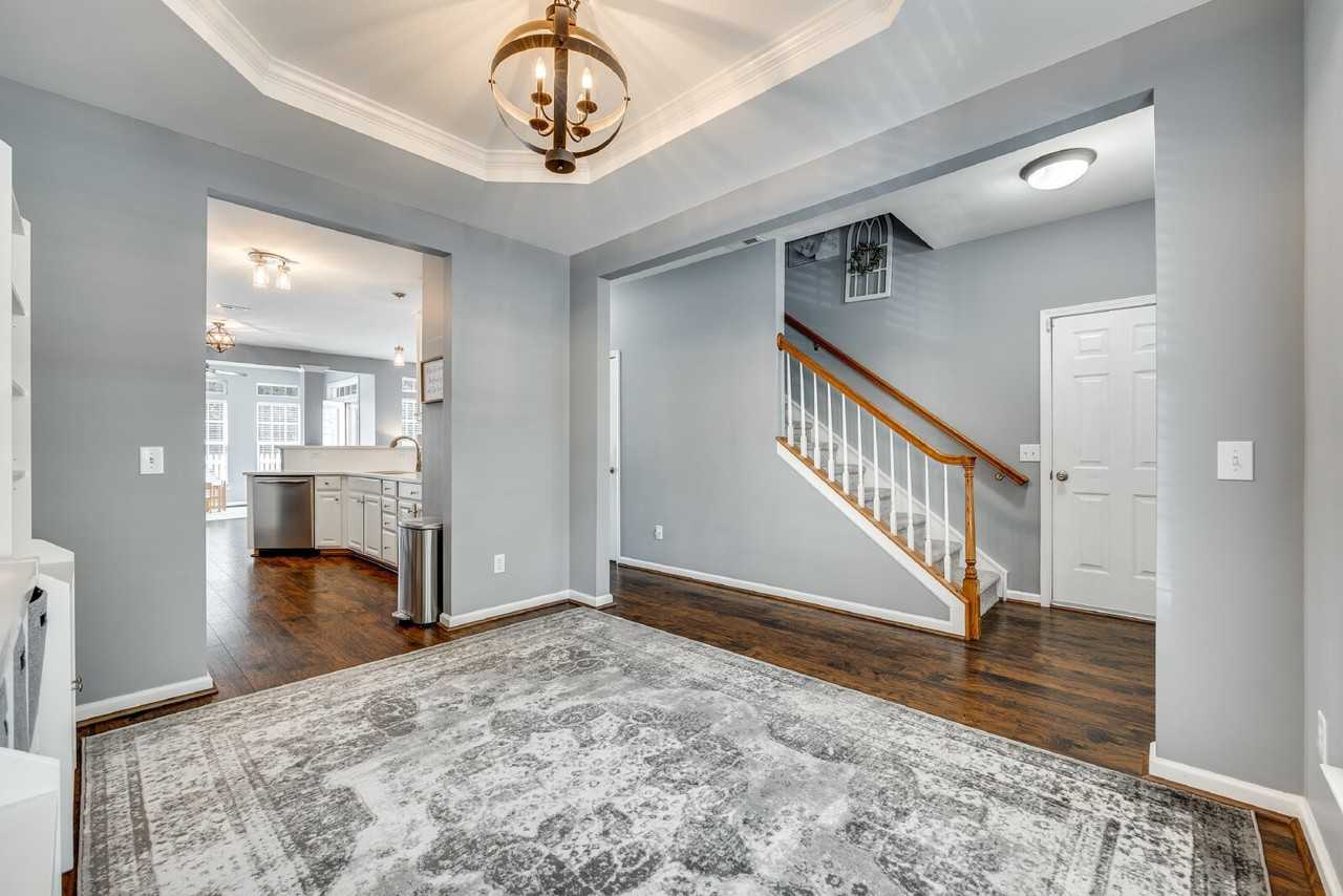 928 Kite Dr - Photo 4 of 38