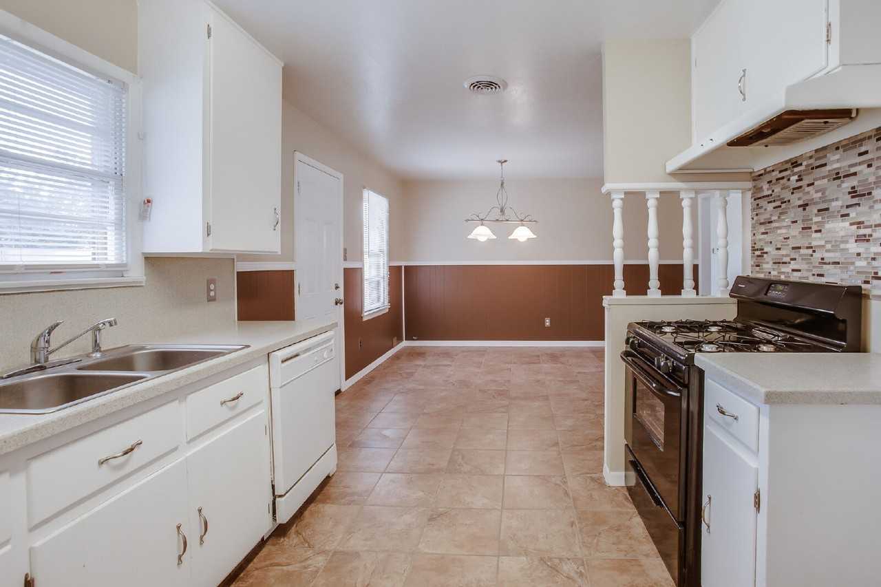 5114 44th St - Photo 7 of 12