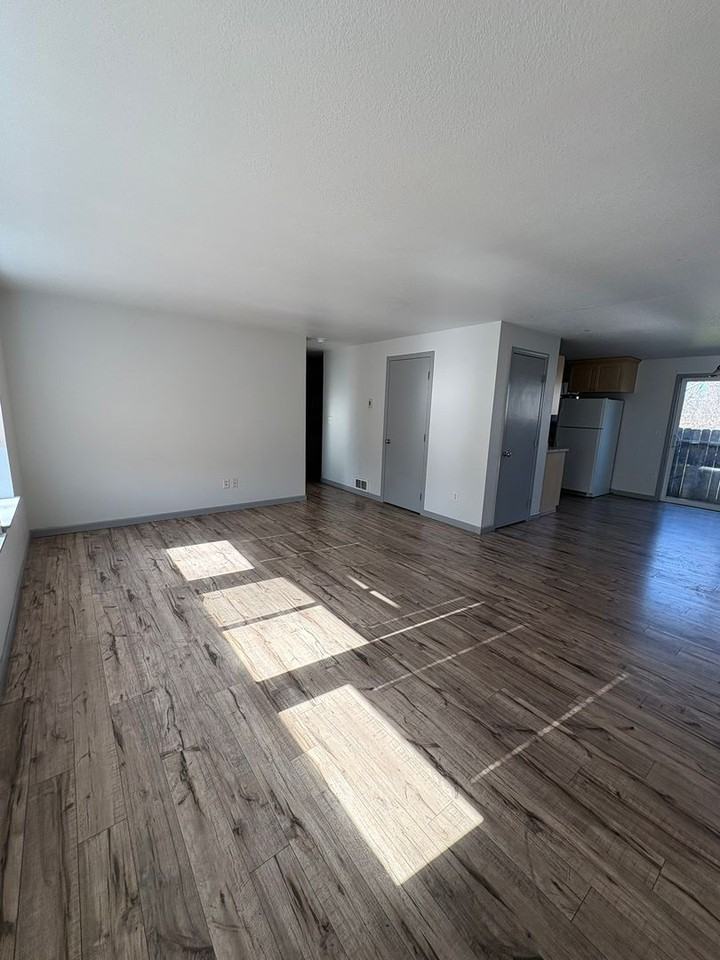 390 Benson St - Photo 2 of 12