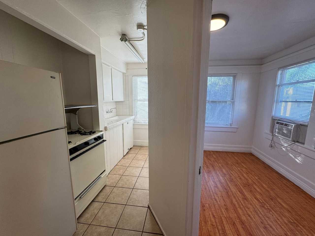 361 Walnut Ave - Photo 6 of 19