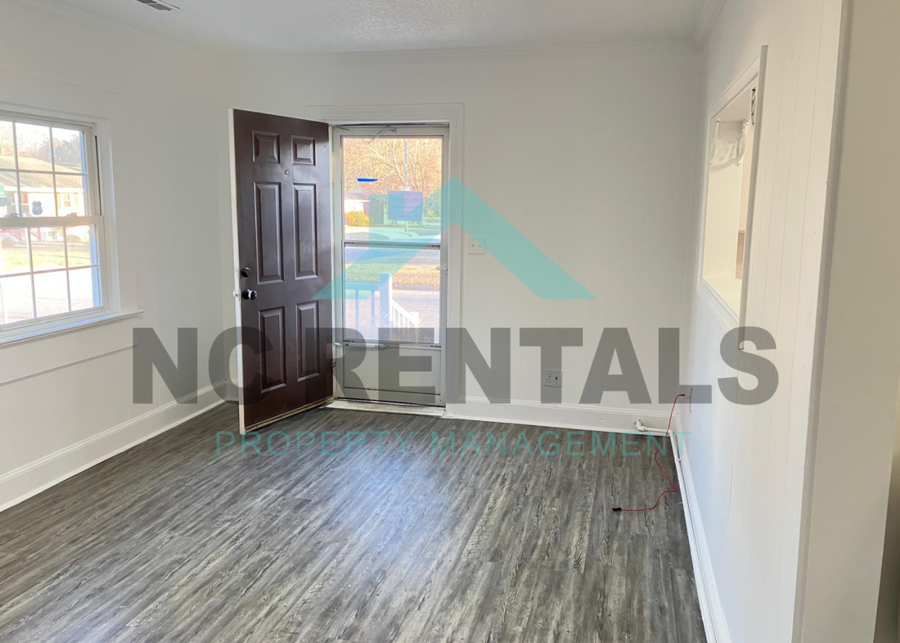 712 Edgecombe Ave - Photo 3 of 16