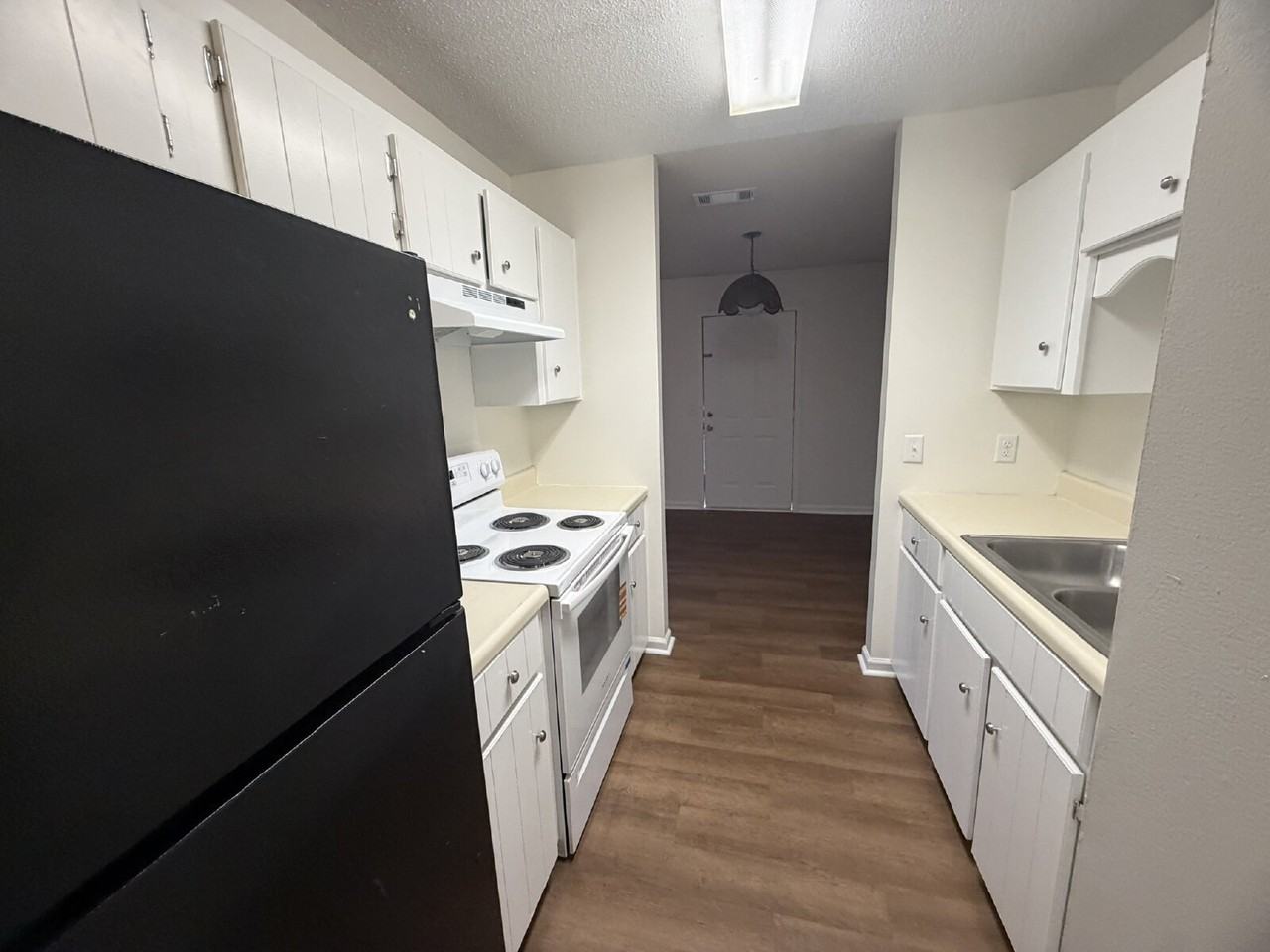 1460 Sunset Blvd Apt 3 - Photo 3 of 12