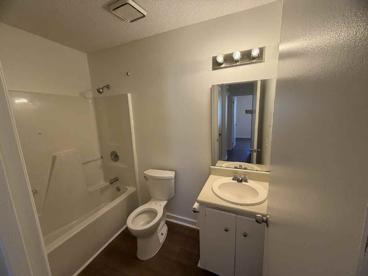 1460 Sunset Blvd Apt 3 - Photo 7 of 12