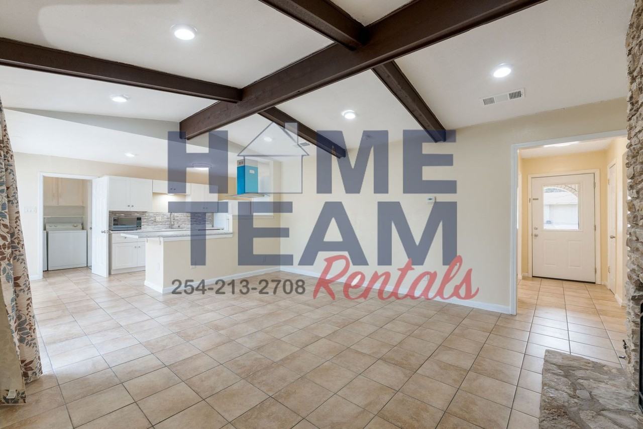 211 W Mockingbird Ln - Photo 3 of 18