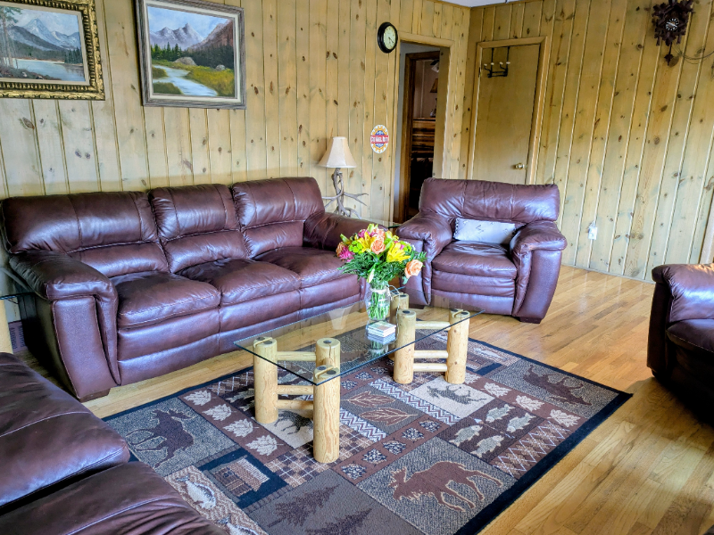 9885 Fountain Rd - Photo 4 of 23