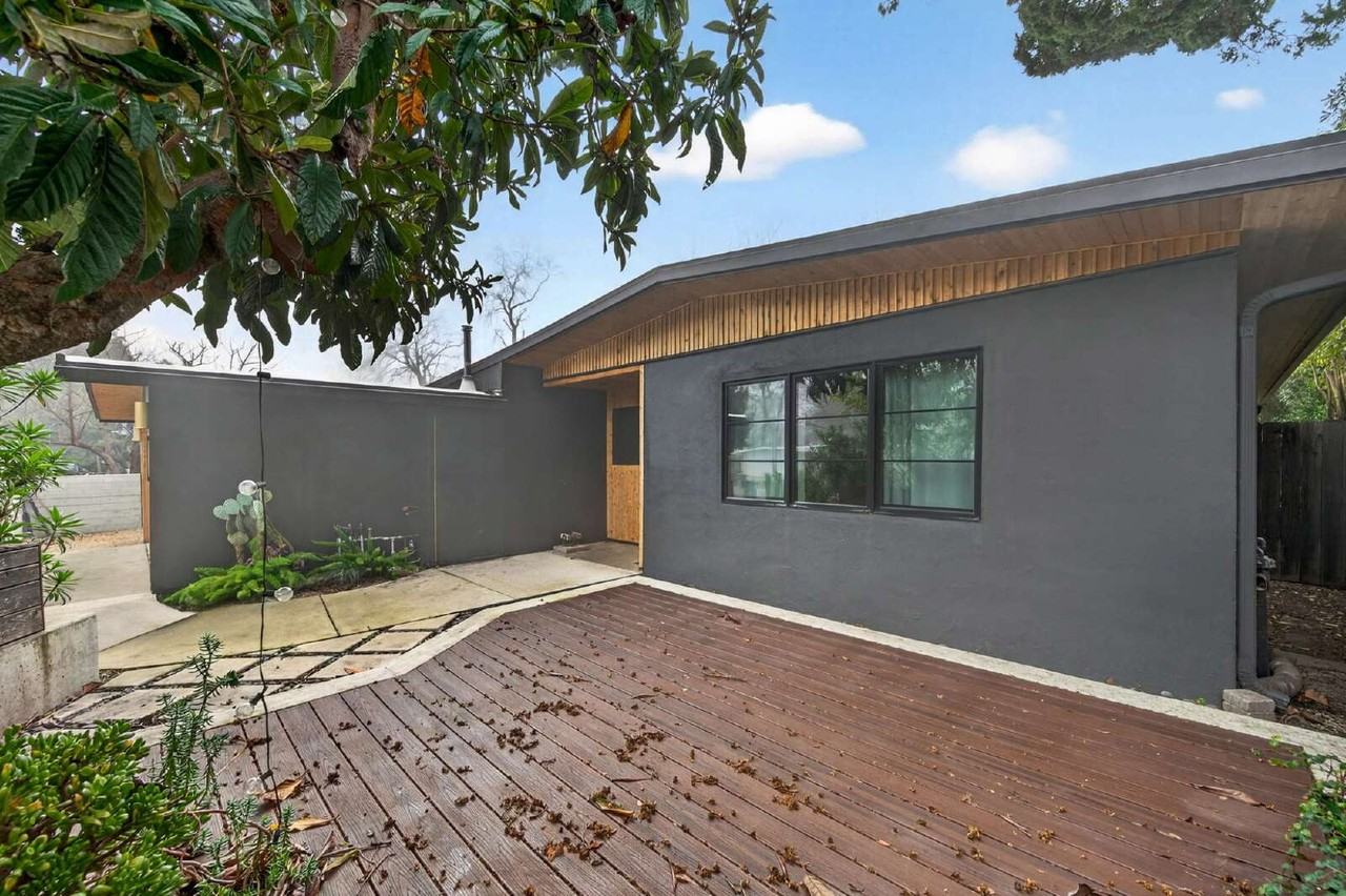 1804 Drexel Dr - Photo 5 of 44