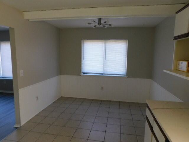 1550 Shevlin St - Photo 4 of 9