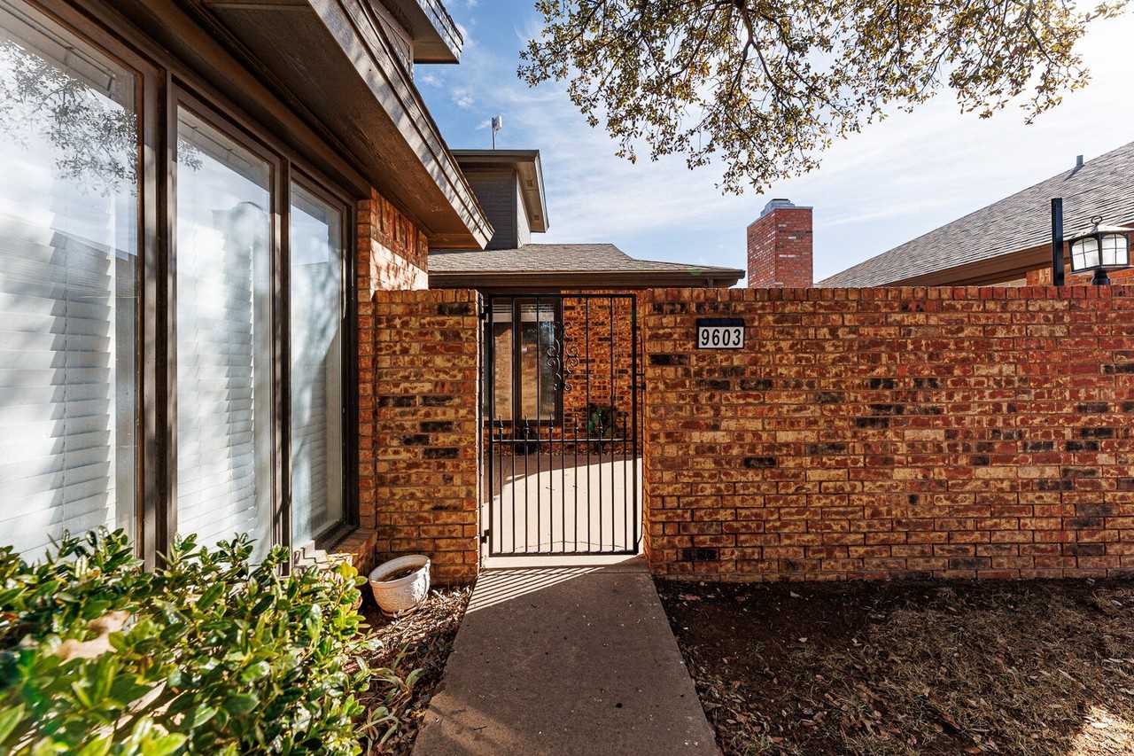 9603 Orlando Ave - Photo 3 of 50