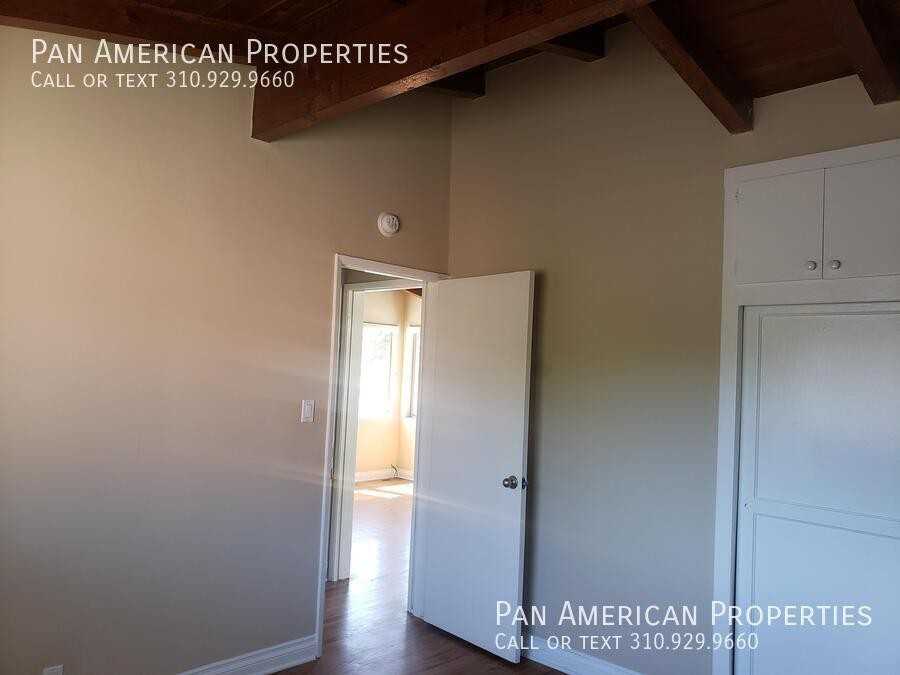 1321 Roycroft Ave #6 - Photo 7 of 18